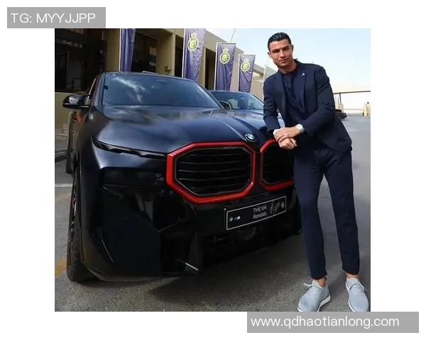 足球明星C与豪车的完美结合揭示奢华生活背后的奋斗与荣耀