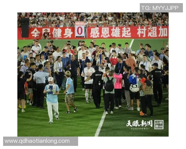 足球明星最新动态揭秘他们在赛场内外的精彩表现与慈善活动 足球明星最新动态揭秘他们在赛场内外的精彩表现与慈善活动